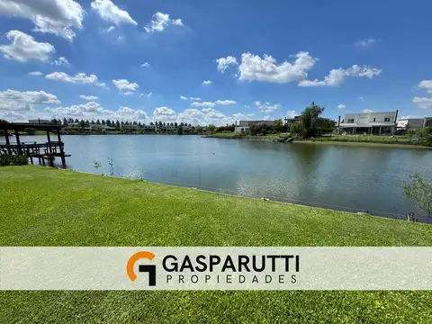 Casa 5 ambientes con 4 baños