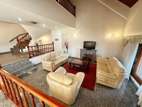 Casa en Venta en Valentin Alsina, USD 260.000