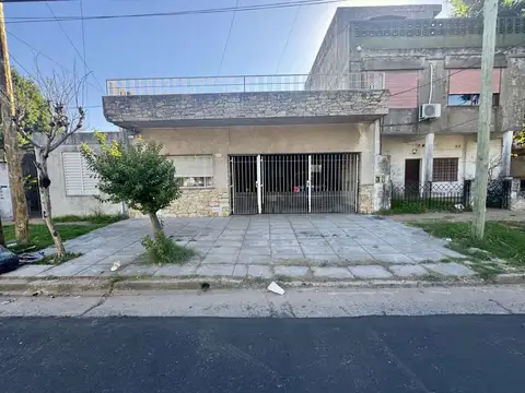Casa - Venta - Argentina, Tres de Febrero - Magdalena 4211