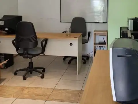 Oficina en Venta al Este