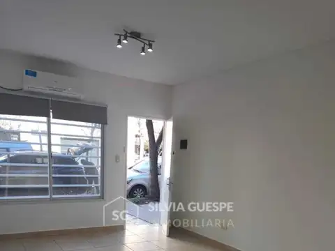 Depto Tipo Casa en Alquiler de 2 ambientes