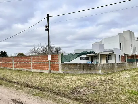 Terreno en Venta en Los Hornos, USD 42.000