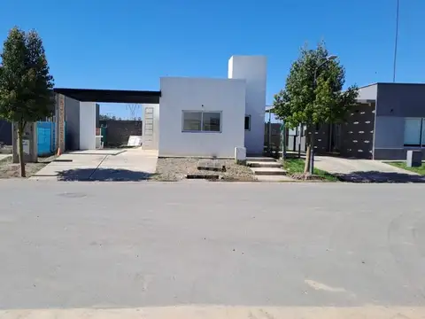 Casa en venta en Cortaderas 3 a estrenar