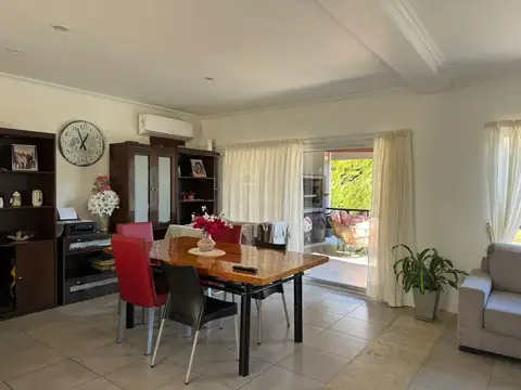Casa 4 ambientes con 4 baños