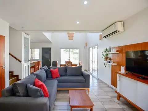 CASA EN VENTA GONNET