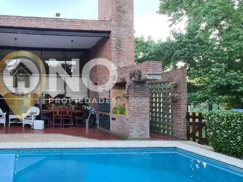 Casa 4 ambientes con 4 baños