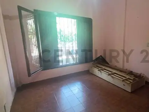 Casa 2 ambientes con 1 baño