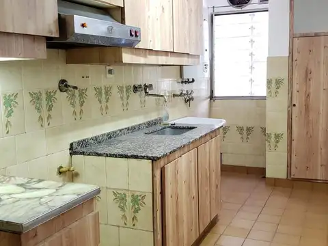 Casa 6 ambientes con 2 baños