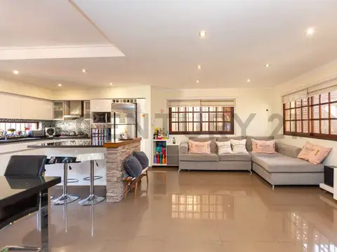 SARGENTO PALMA 700, Piso 0