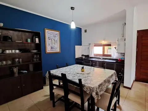 Casa 3 ambientes con 2 baños