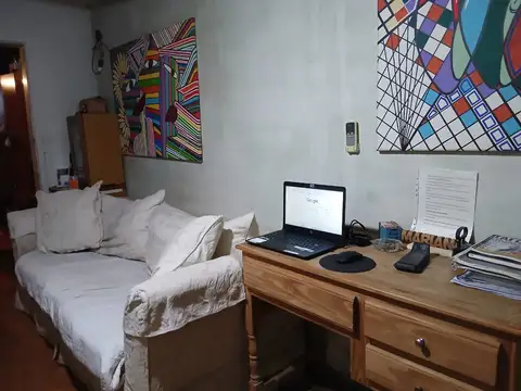 Casa 6 ambientes con 2 baños