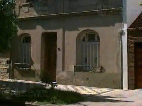 Manzanares 2200 Núñez casa 4amb a recicl o demol u$300.000