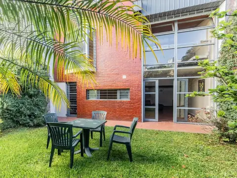 VENTA CASA 6 AMB PARQUE CHACABUCO JARDIN Y TERRAZA