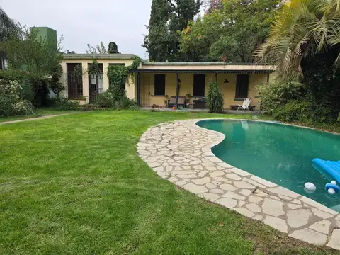 Casa Tipo Quinta Lote 1100m2 con Parque Pileta Don Torcuato