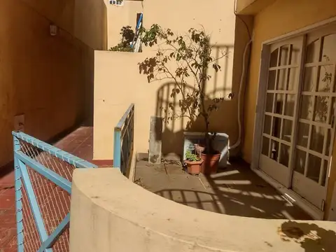 Depto Tipo Casa 2 ambientes con 1 baño
