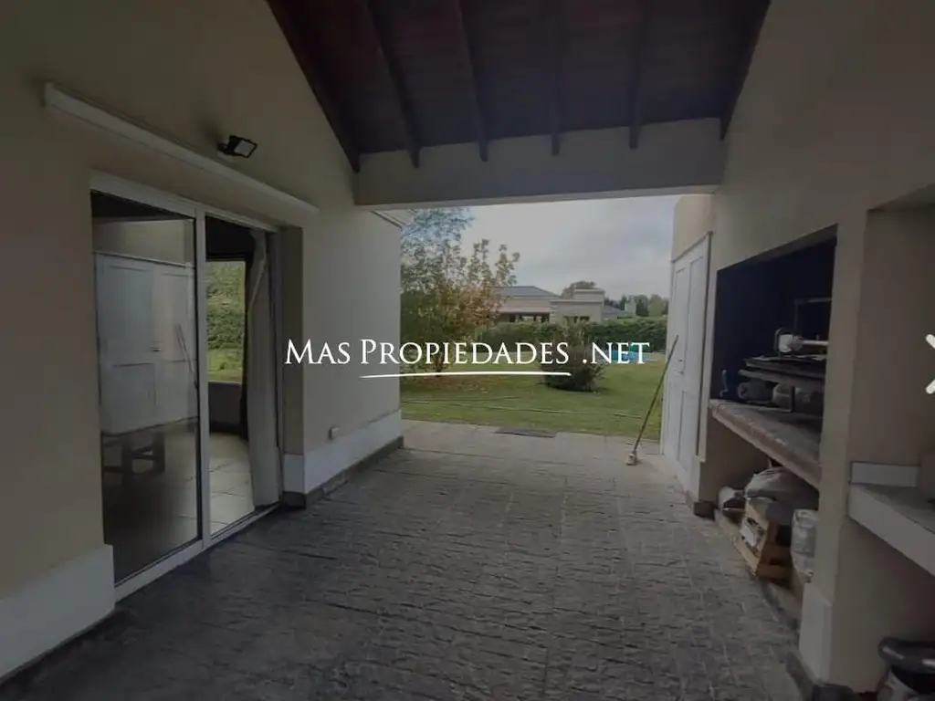 Casa - 145  m² Cubierta | 3 dormitorios | 10 años | 2 baños | 4 ambientes | 2 cocheras