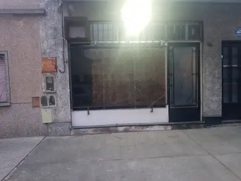 Espectacular Esquina con Locales en Block