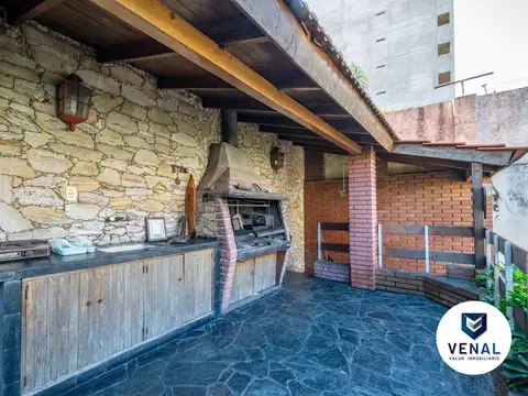 Casa Venta en Floresta 7amb 4dorm baño toilette lavadero parrilla horno terraza depend garaje fondo