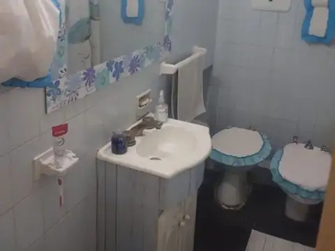 VENTA CASA 3AMB C/COCHERA MUY BUEN ESTADO APTO CRE