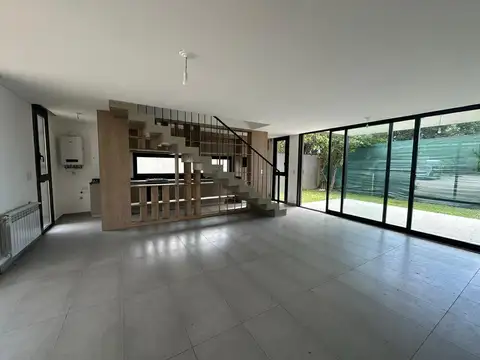 Casa 3 Dorm. a ESTRENAR! en Housing - Zona Norte - Arguello