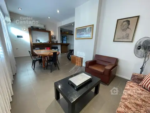 Exc. PH al Frente y 2 Plantas, 4 Amb. con Patio y Terraza