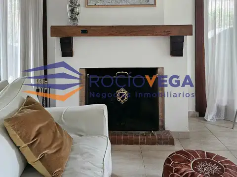 Casa en venta en el Casco de Moreno 100