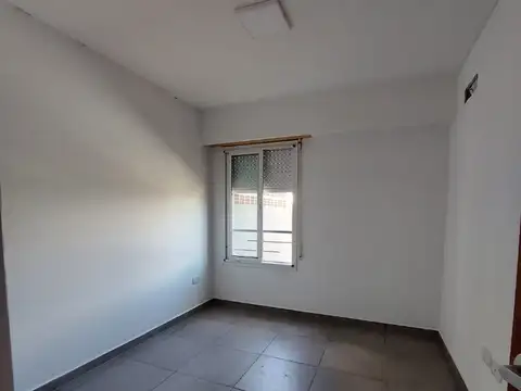 Departamento en Alquiler en Tiro Suizo, $ 400.000