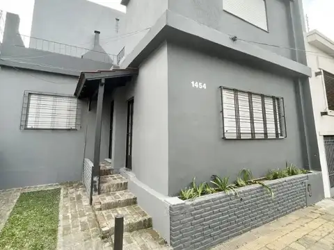 PH 3 ambientes al frente en muy buena ubicación.