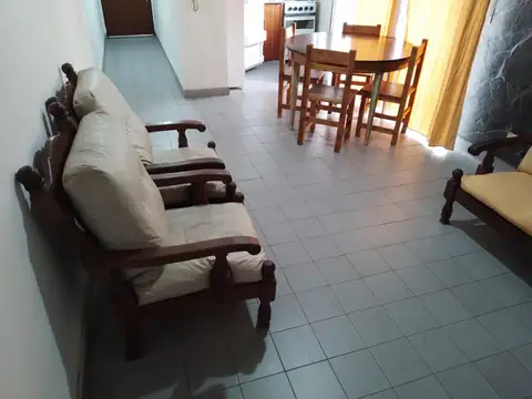 Cavassa 2400, Piso 1