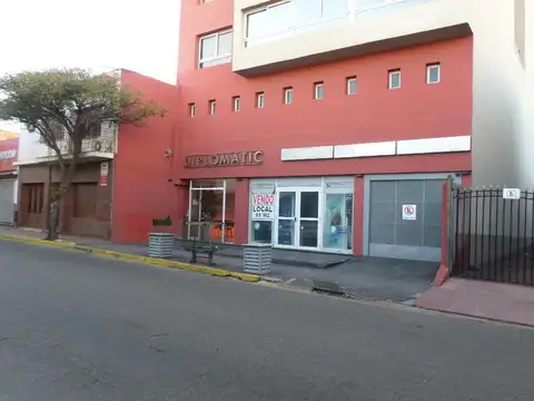 VENTA. Cochera. Edificio Diplomatic. 9 de Julio Nº827