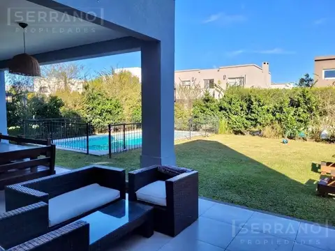 MGA. Venta Casa de 3 dormitorios, en lote interno con piscina, Los Lagos, Nordelta