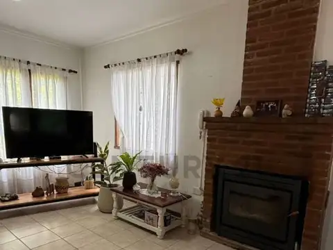 Casa en venta en City Bell entre caminos