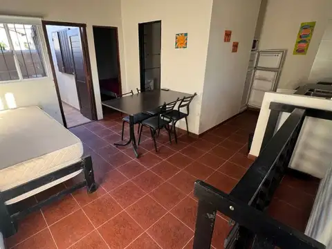 VENTA 3 DEPTOS 2 AMB EN ESQ PATIO PARRILLA COCHERA