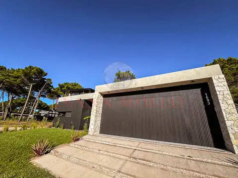Casa en Venta en Pinamar, USD 790.000