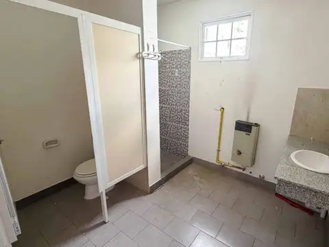 Avenida Rivadavia 700