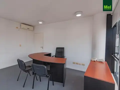 CORNER PLACE , EXCELENTE OFICINA EN VENTA AL FRENTE