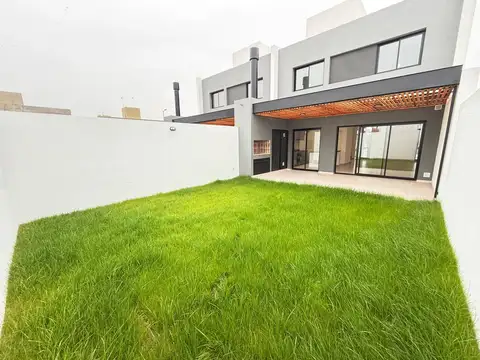 Dúplex a la venta premium Brisas de Manantiales