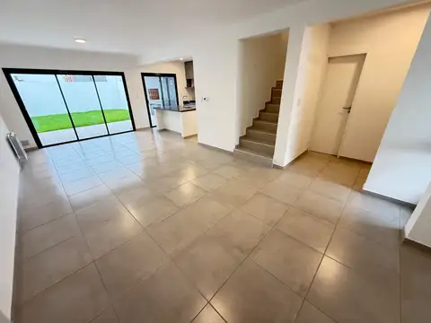Depto Tipo Casa en Venta de 3 dormitorios