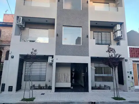 Depto Tipo Casa en Venta de 2 ambientes