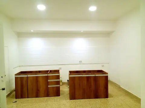 DEPARTAMENTO 3 AMBIENTES TIPO CASA CON PATIO Y SIN EXPENSAS - RECICLADO A NUEVO. TOTAL 100 M2.