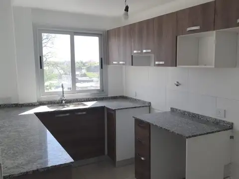 VENDO DEPARTAMENTO DE TRES AMBIENTES  A ESTRENAR  EN MERLO NORTE