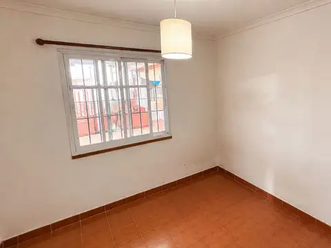 Depto Tipo Casa 4 ambientes con 1 baño