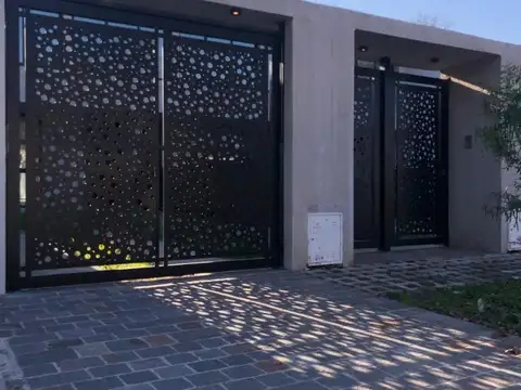 Depto Tipo Casa en Venta en Ituzaingó Norte, USD 270.000