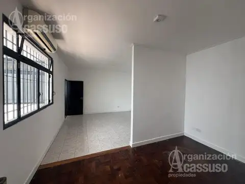 Casa 2 ambientes con 1 baño
