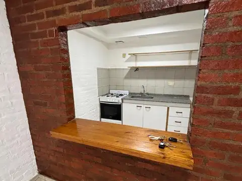 Casa en Alquiler en Luis Guillon, $ 850.000