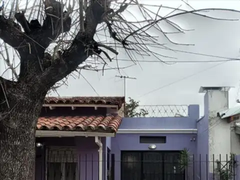 Casa en Venta con 3 cocheras