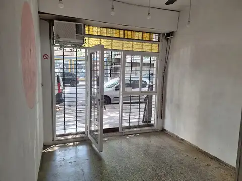 Local en Alquiler en Floresta, $ 500.000