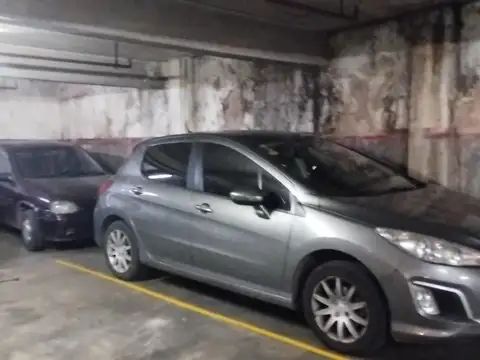 COCHERA DOBLE  , EXCELENTE UBICACIÓN