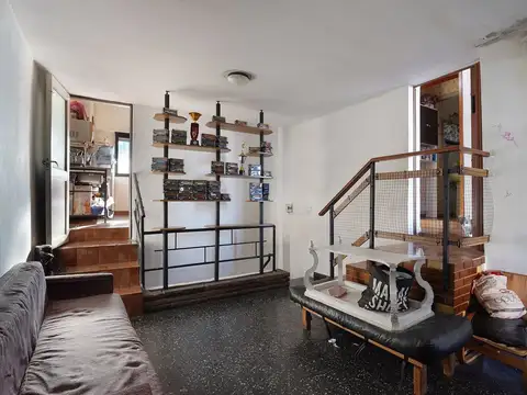 Depto Tipo Casa en Venta en Moron, USD 180.000