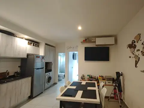 SE VENDE DOS AMBIENTES EN MERLO CENTRO CON COCHERA